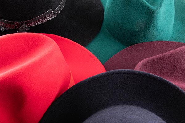 ¿Cómo determinar la calidad del fieltro de un sombrero?