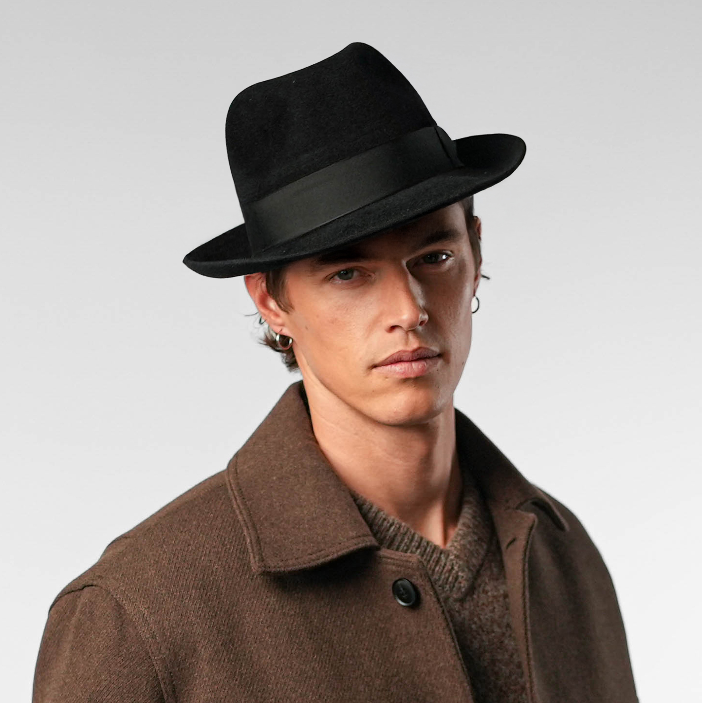 Fedora en Rakish Angle, estilo desenfadado