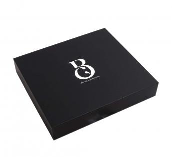 Caja de Boina O Gorro BCBG Collection