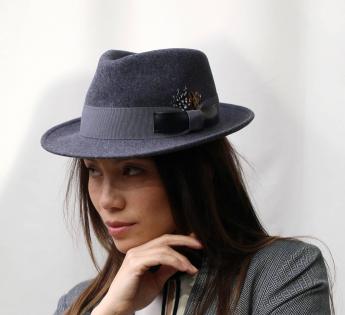 Chapeau Le Ponctuel